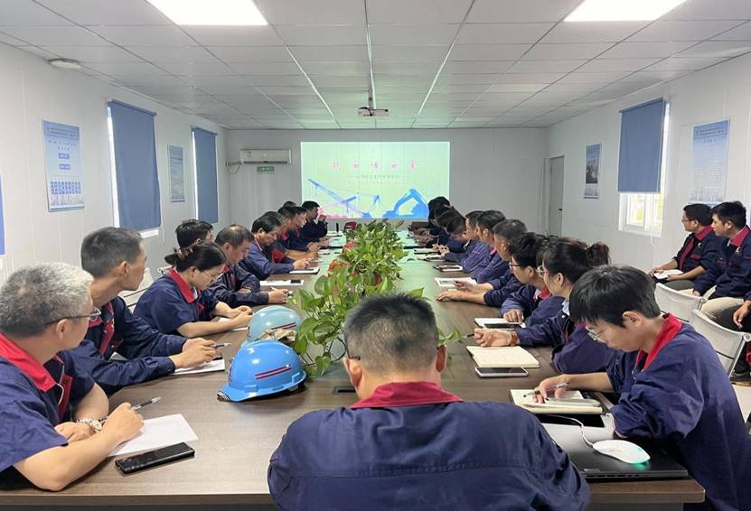 ͭ����������Ŀָ�Ӳ���չ���������徲�������˶�