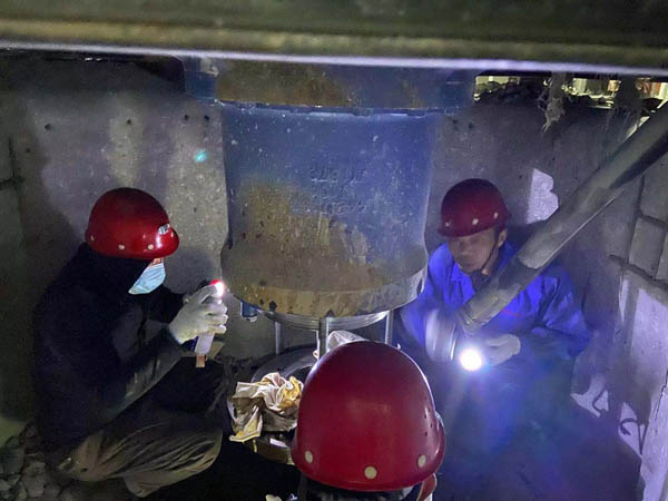 ��ʯ��Ŀ����չװ��ά������ 