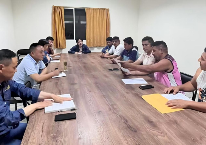 ��϶���ֹ�˾�ٿ���Ա��������̸��